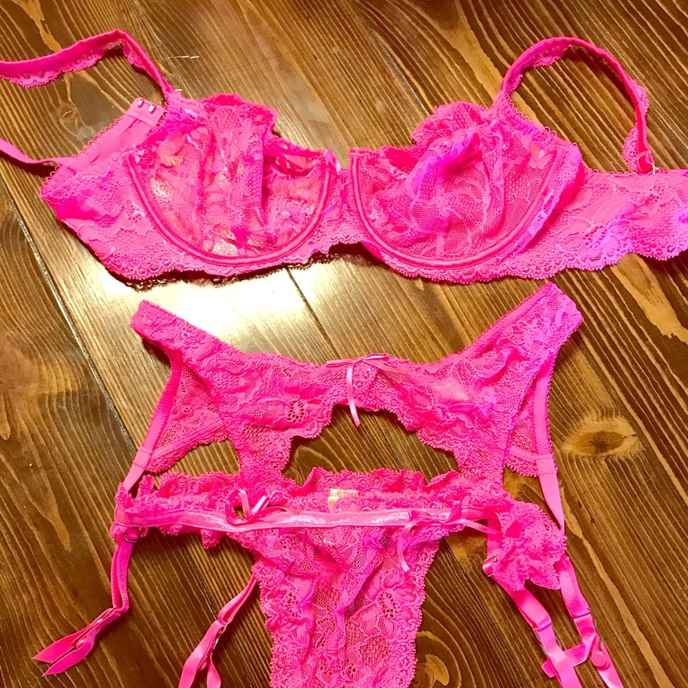 Victoria’s Secret 3 piece garter set.